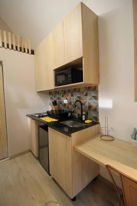 Nueva Tiny House En El Poblado Frn110 By Roots Rentals メデジン コロンビア