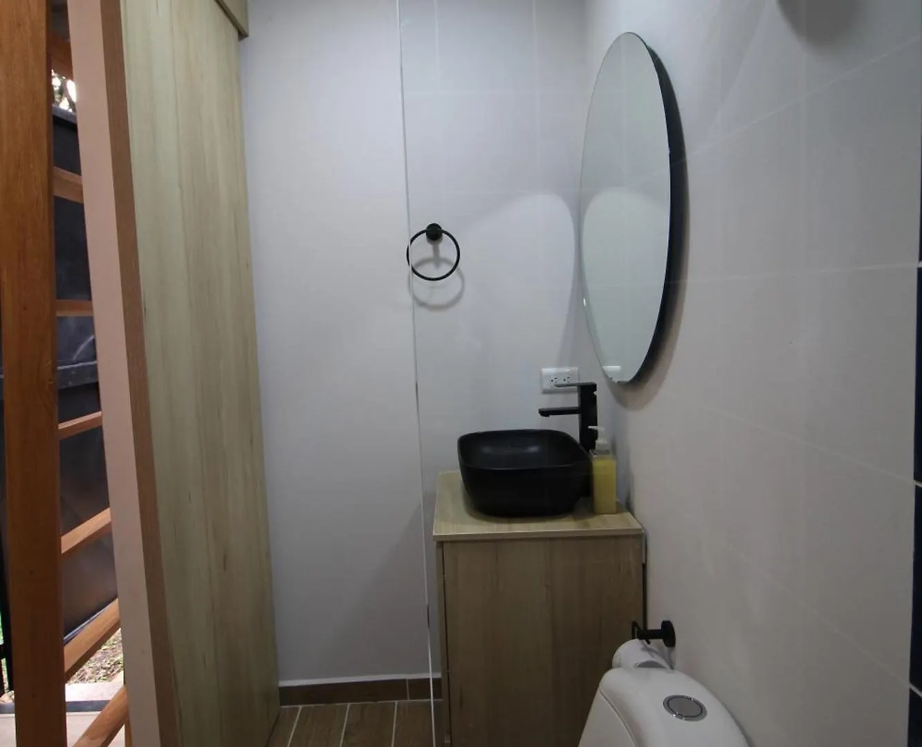 Nueva Tiny House En El Poblado Frn110 By Roots Rentals メデジン